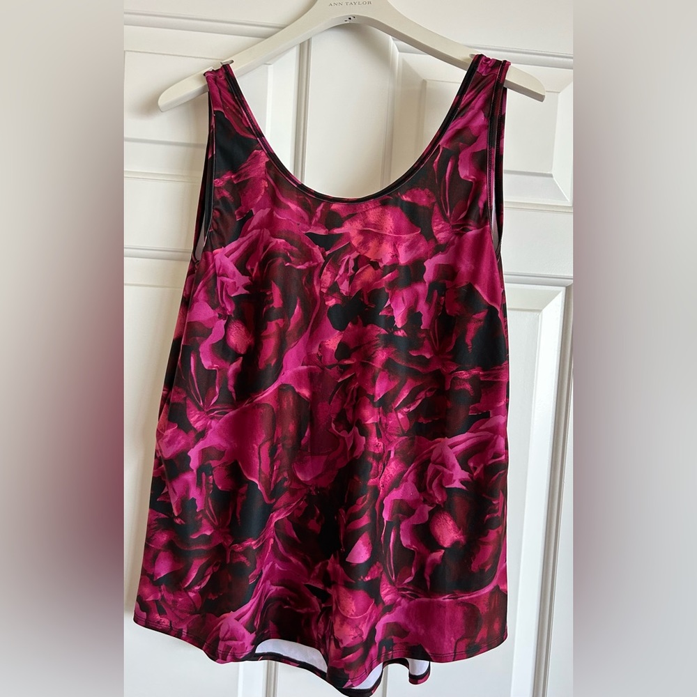 Calia by Carrie Underwood yoga top, rose pattern, Size L